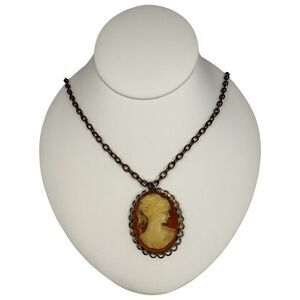 VTG Cameo Woman Sillouette Pendant Brass Necklace 22"  Cottagecore Trendy